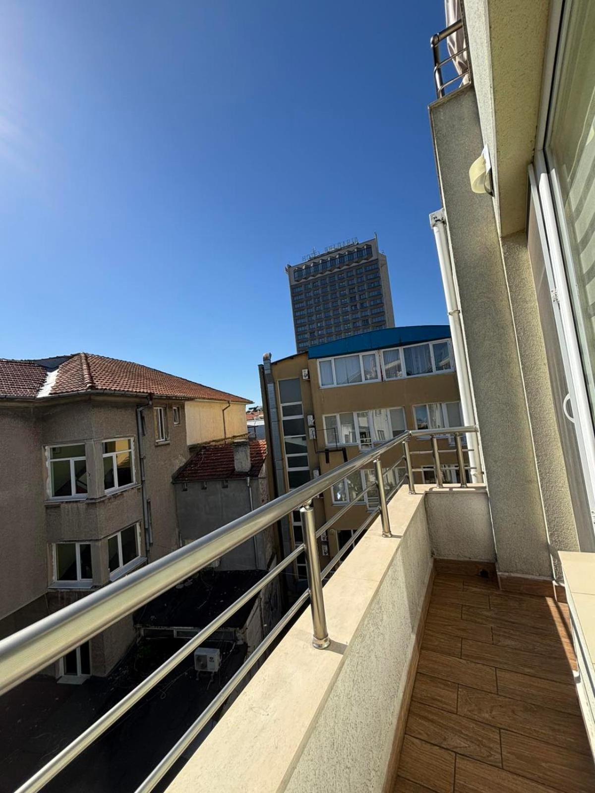 Grand Apartment Bogoridi - Top Center Near To Sea And Sea Garden Burgas Екстер'єр фото